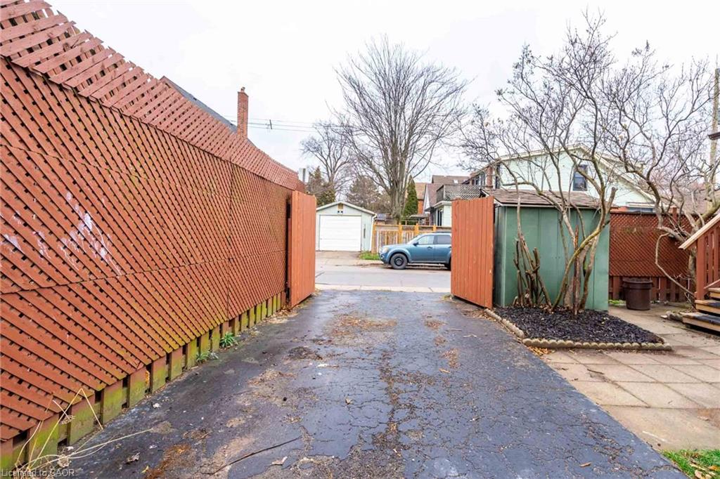 40 Delaware Avenue Property Photo 28