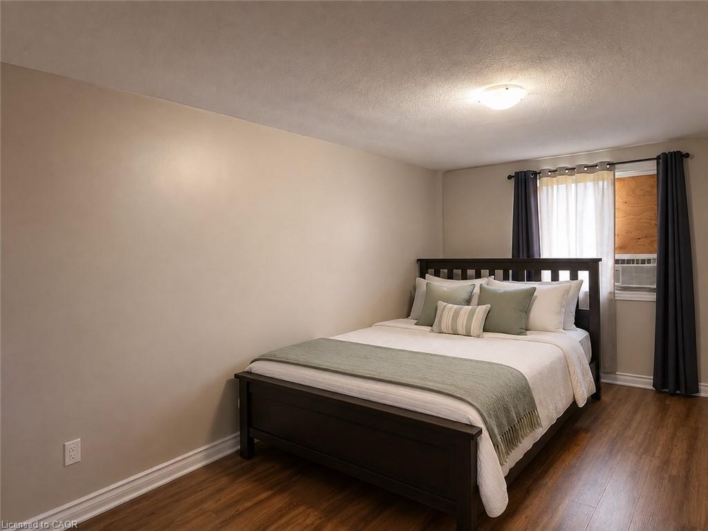 7-633 Barber Avenue N Property Photo 5