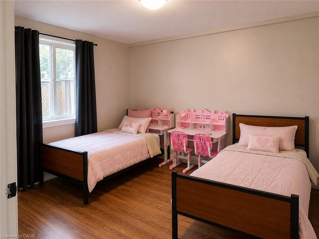 7-633 Barber Avenue N Property Photo 6