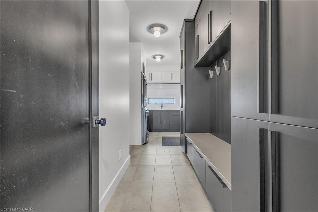 920 Thomas Pedder Court Property Photo 24