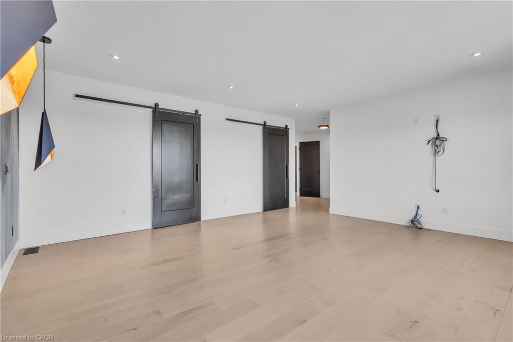 920 Thomas Pedder Court Property Photo 29
