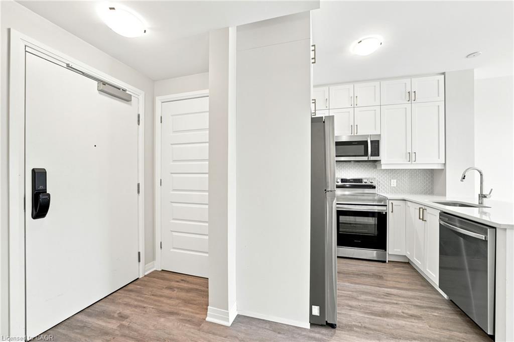 312-470 Gordon Krantz Avenue Property Photo 9