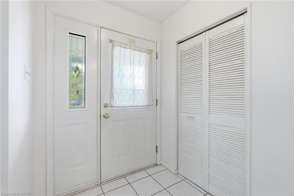 2469 Padstow Crescent Property Photo 3