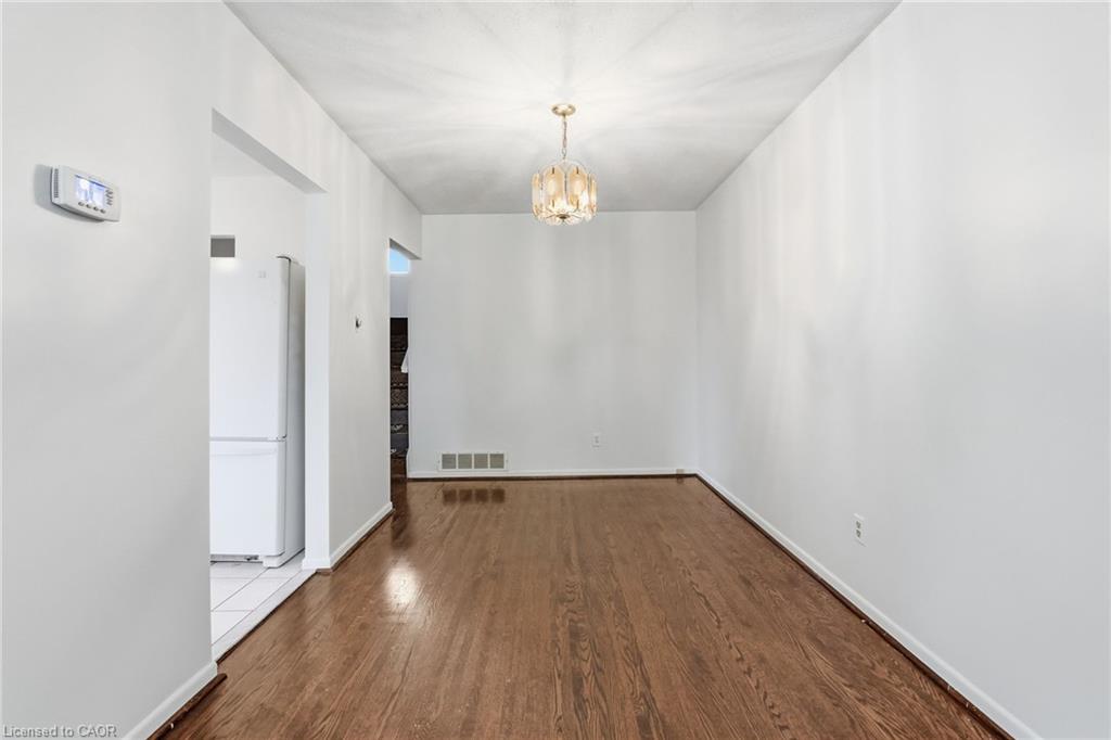 2469 Padstow Crescent Property Photo 11