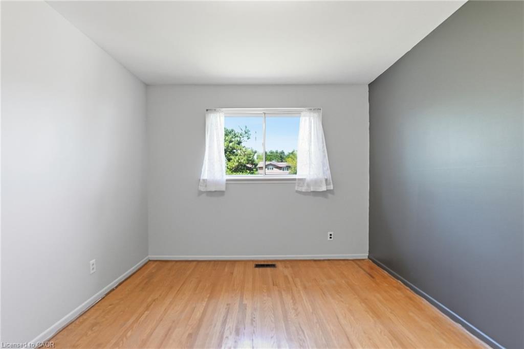 2469 Padstow Crescent Property Photo 18