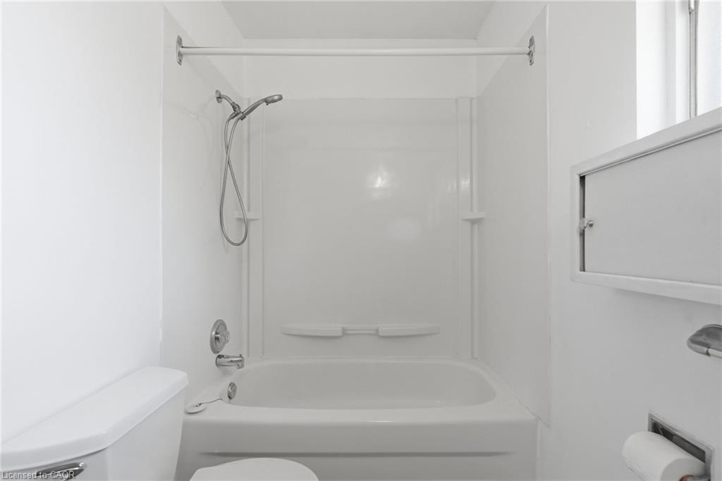 2469 Padstow Crescent Property Photo 23