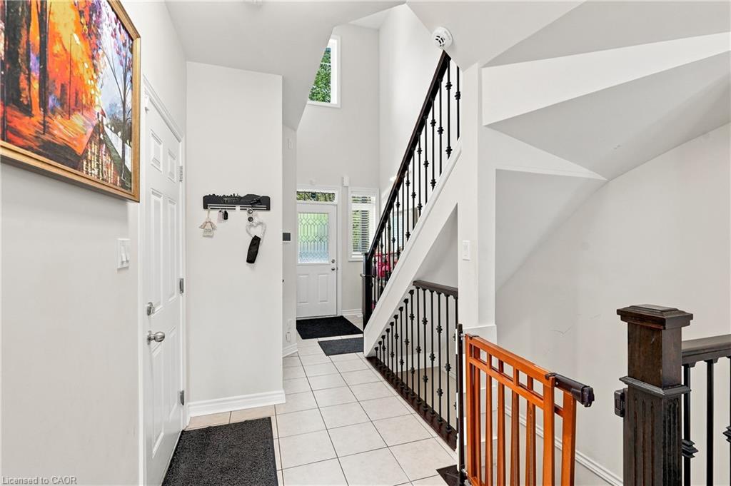 1050 Ryckman Common Property Photo 4