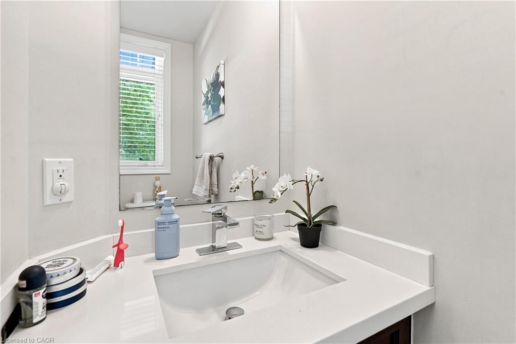 1050 Ryckman Common Property Photo 11