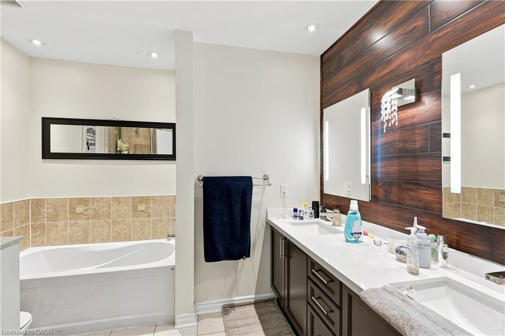 1050 Ryckman Common Property Photo 14
