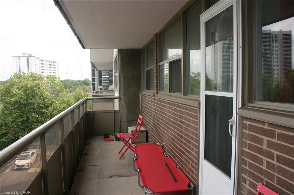 406-215 Glenridge Avenue Property Photo 4