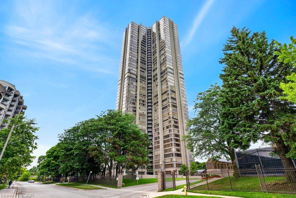 2901-2045 Lake Shore Boulevard W Property Photo 2