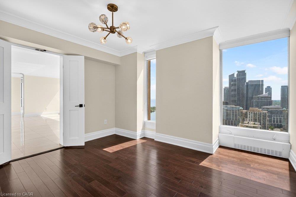 2901-2045 Lake Shore Boulevard W Property Photo 20