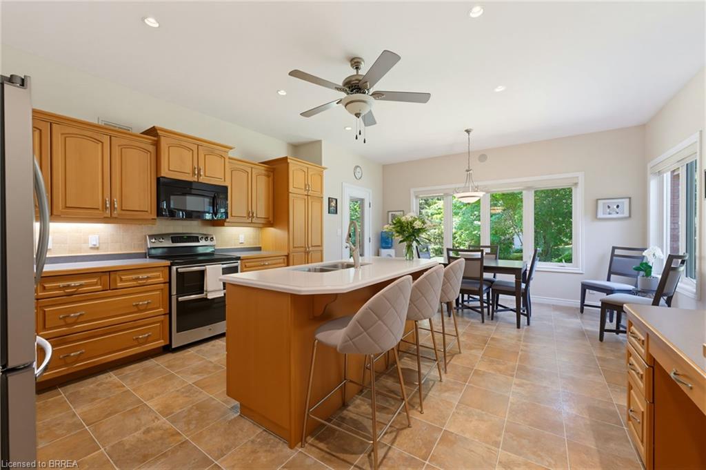 301 Governors Road E Property Photo 8