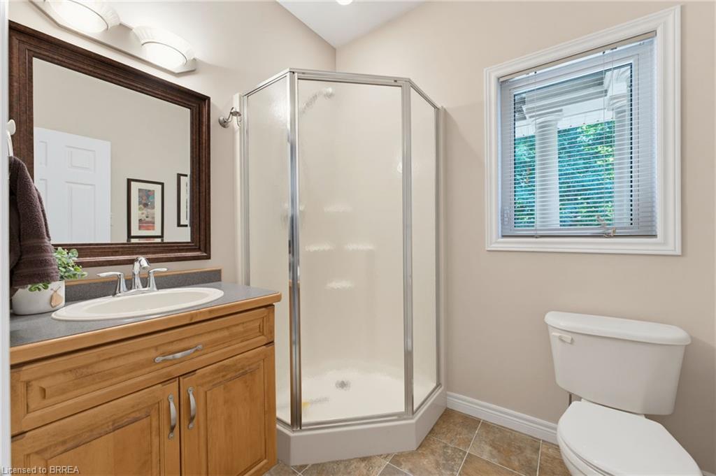 301 Governors Road E Property Photo 14