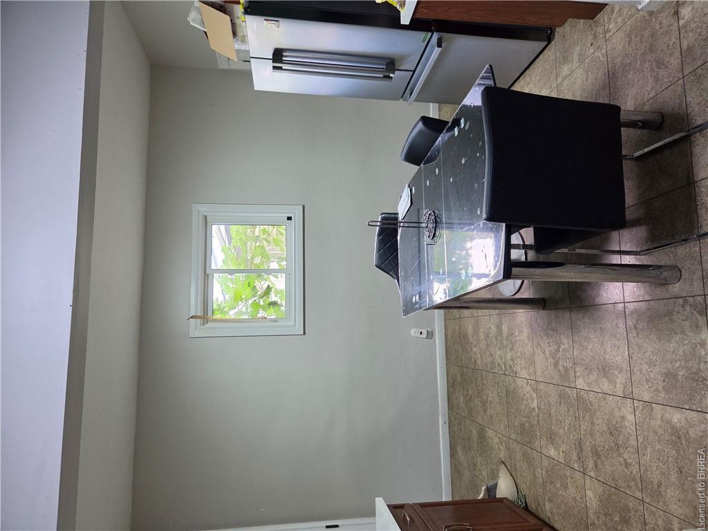 14 Arthur Avenue S Property Photo 3