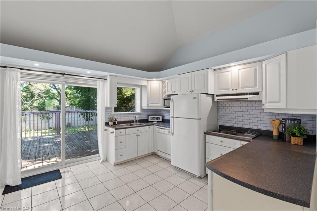 123 Morton Avenue Property Photo 18