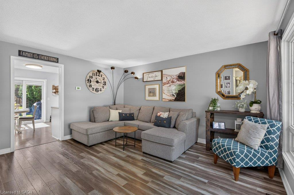 60 Elford Crescent Property Photo 6