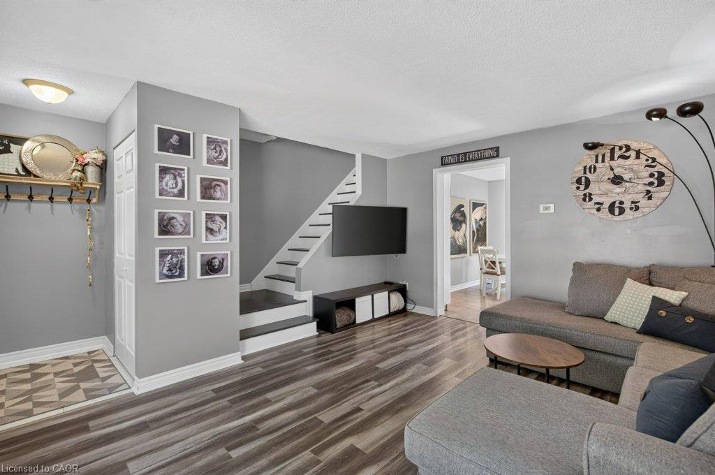 60 Elford Crescent Property Photo 8
