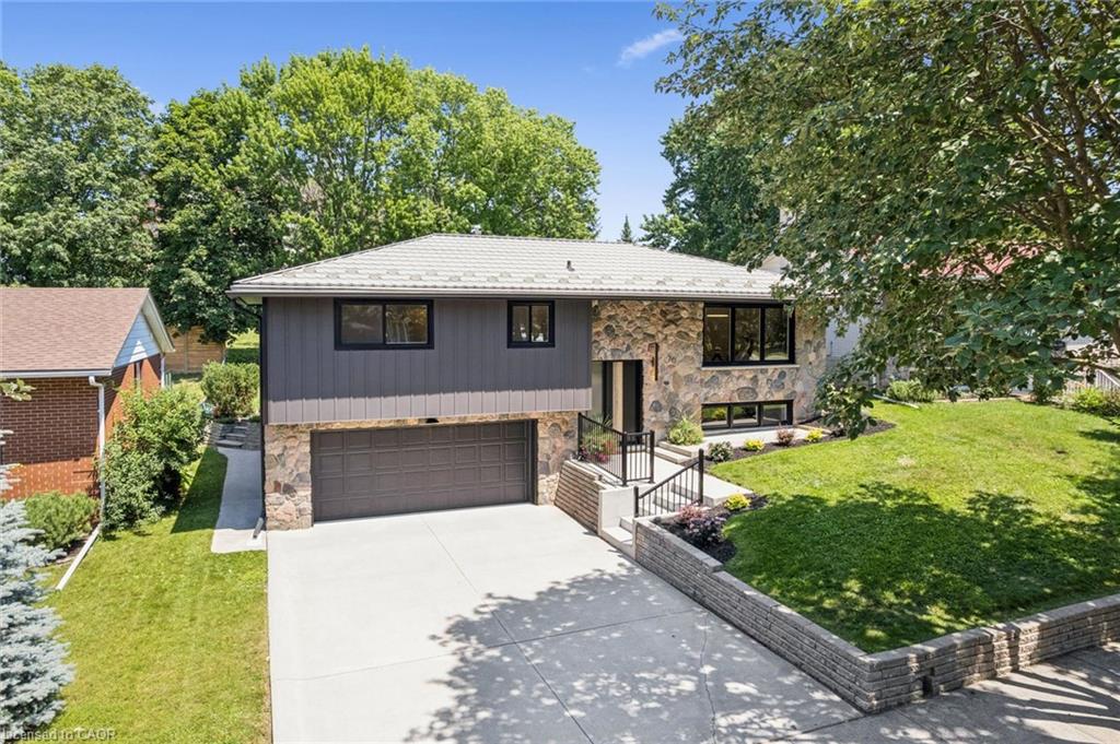 70 Champlain Crescent Property Photo 2