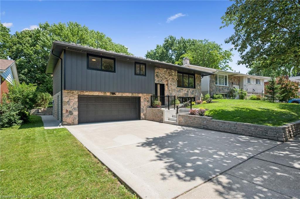70 Champlain Crescent Property Photo 3