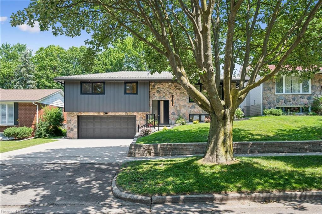 70 Champlain Crescent Property Photo 4