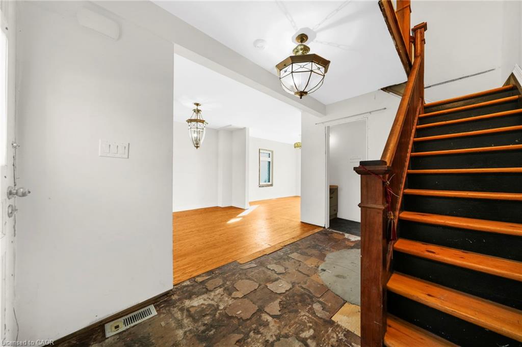 43 Perry Street Property Photo 7
