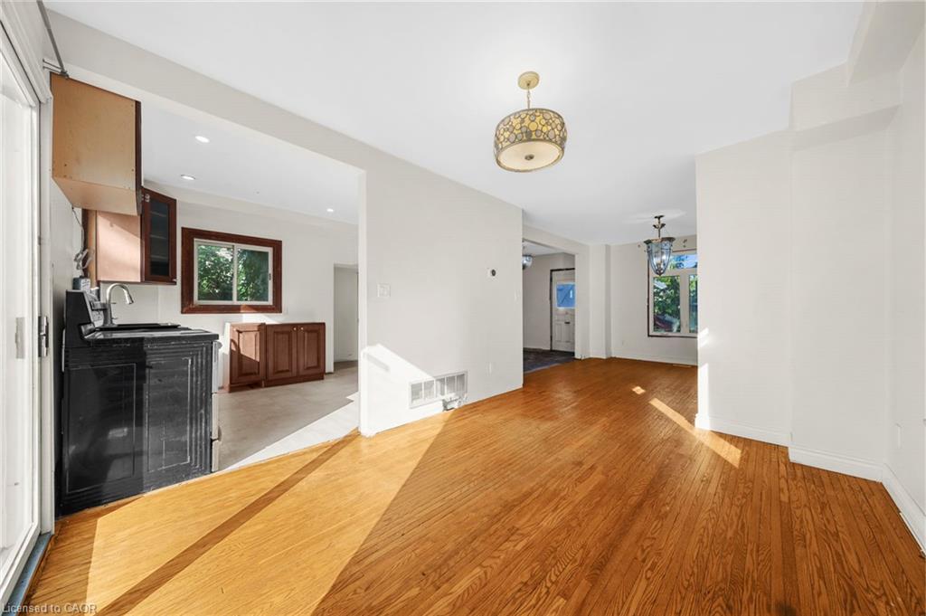 43 Perry Street Property Photo 11