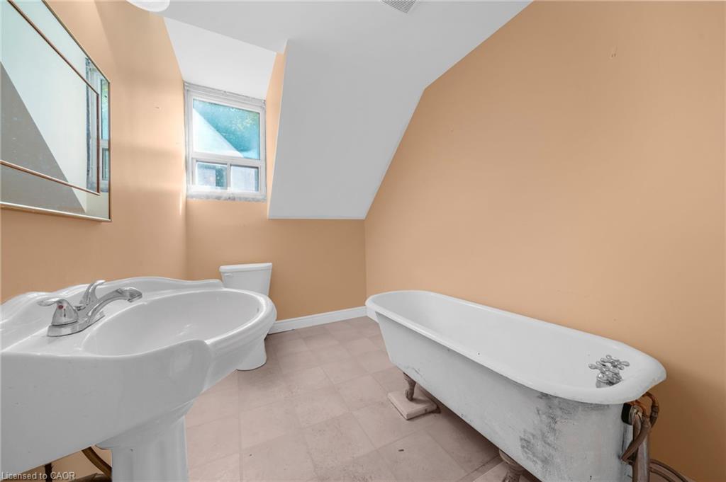 43 Perry Street Property Photo 25
