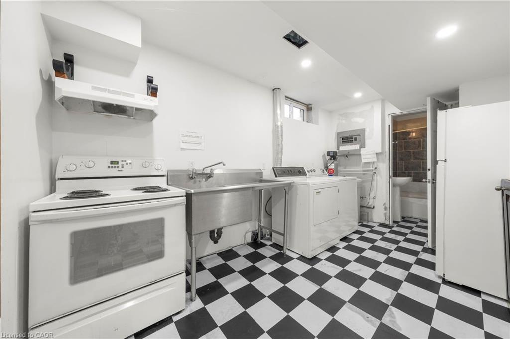 43 Perry Street Property Photo 35