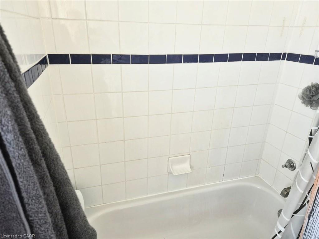 636 Elgin Street N Property Photo 9