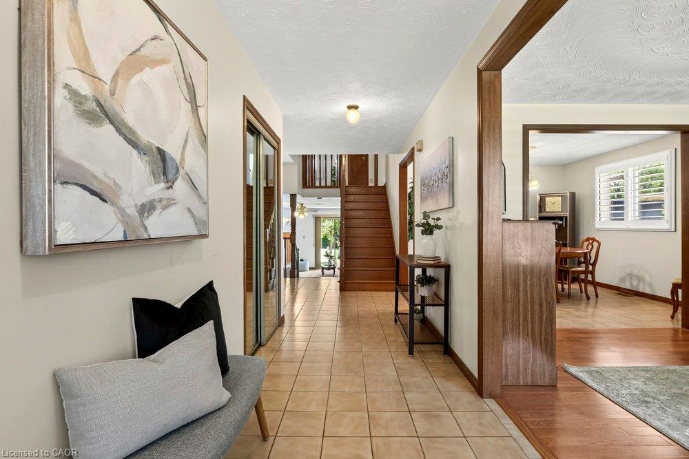 118 Pottruff Road S Property Photo 4