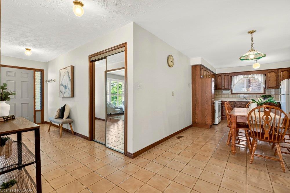 118 Pottruff Road S Property Photo 14