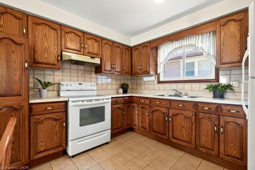 118 Pottruff Road S Property Photo 16