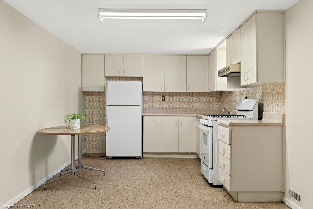 118 Pottruff Road S Property Photo 35