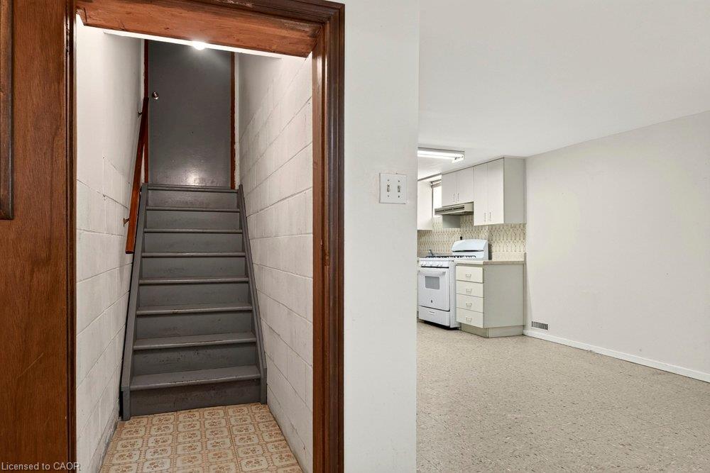 118 Pottruff Road S Property Photo 40