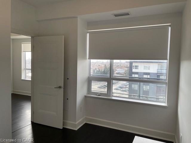 609-255 Northfield Drive E Property Photo 11