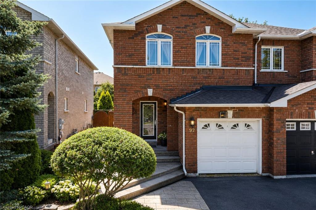 92 Blackthorn Drive Property Photo 1