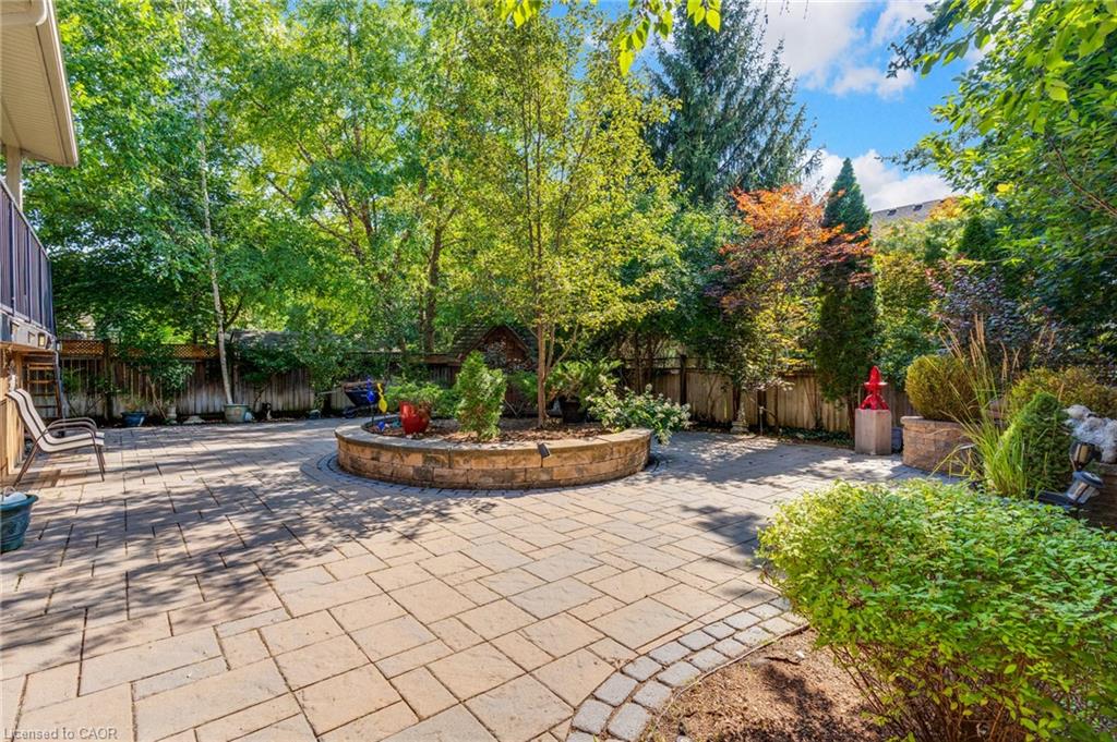 32 Pennsylvania Crescent Property Photo 3