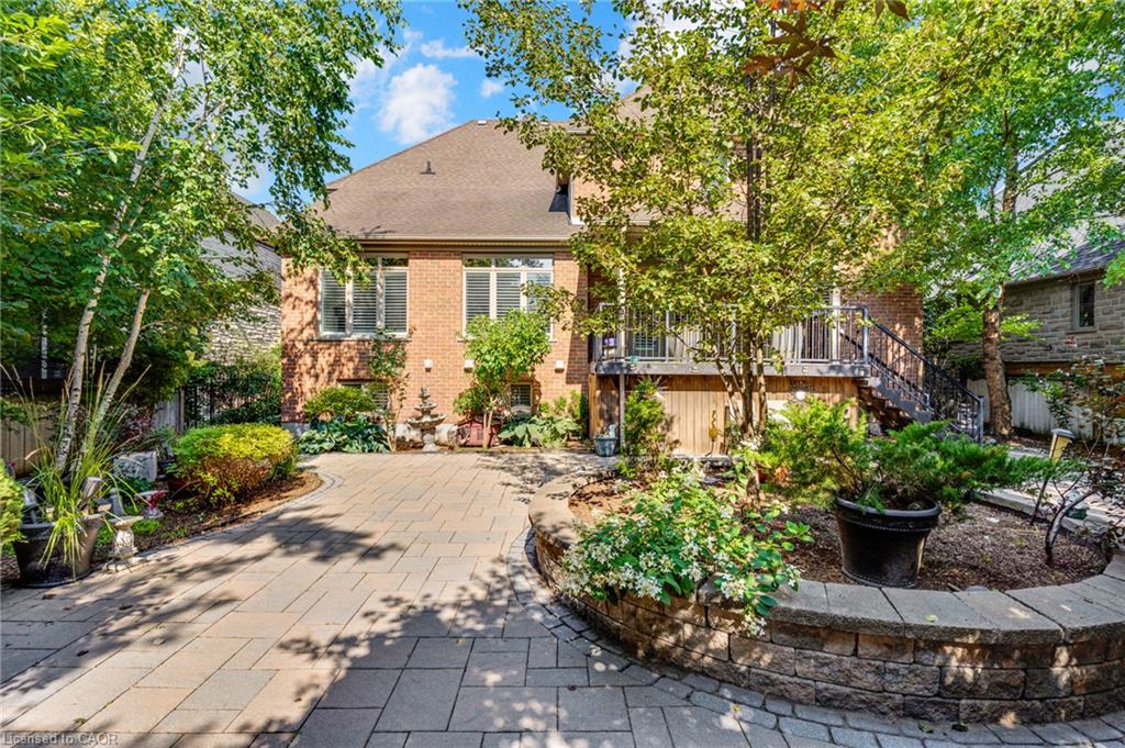 32 Pennsylvania Crescent Property Photo 4