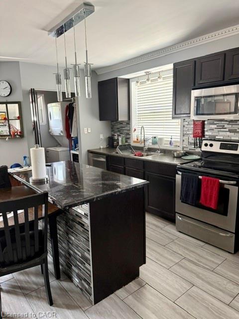 93 Cloverdale Avenue Property Photo 39