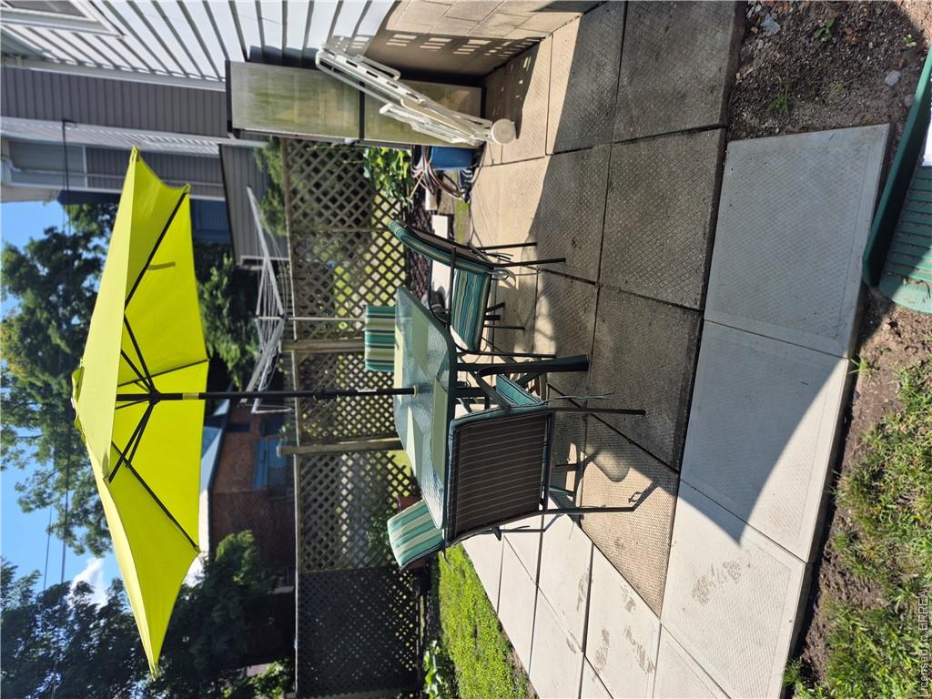 97 Colborne Street S Property Photo 3