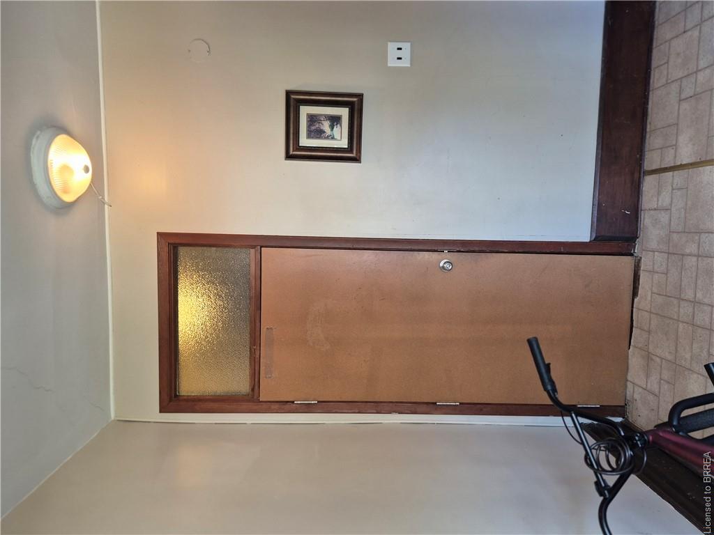 97 Colborne Street S Property Photo 9