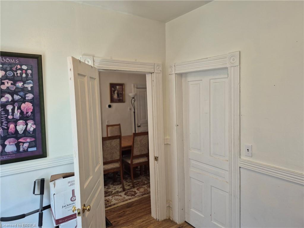 97 Colborne Street S Property Photo 20