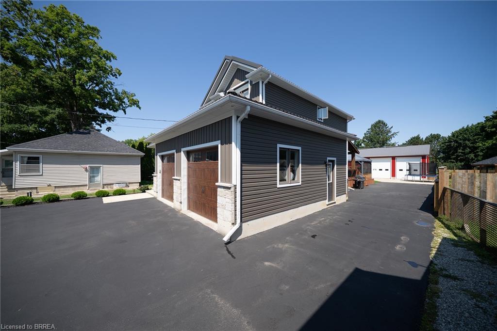 166 King Street Property Photo 4