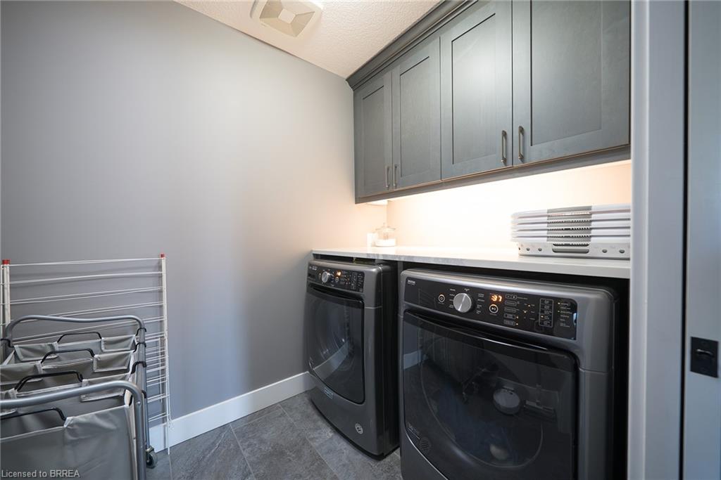166 King Street Property Photo 22
