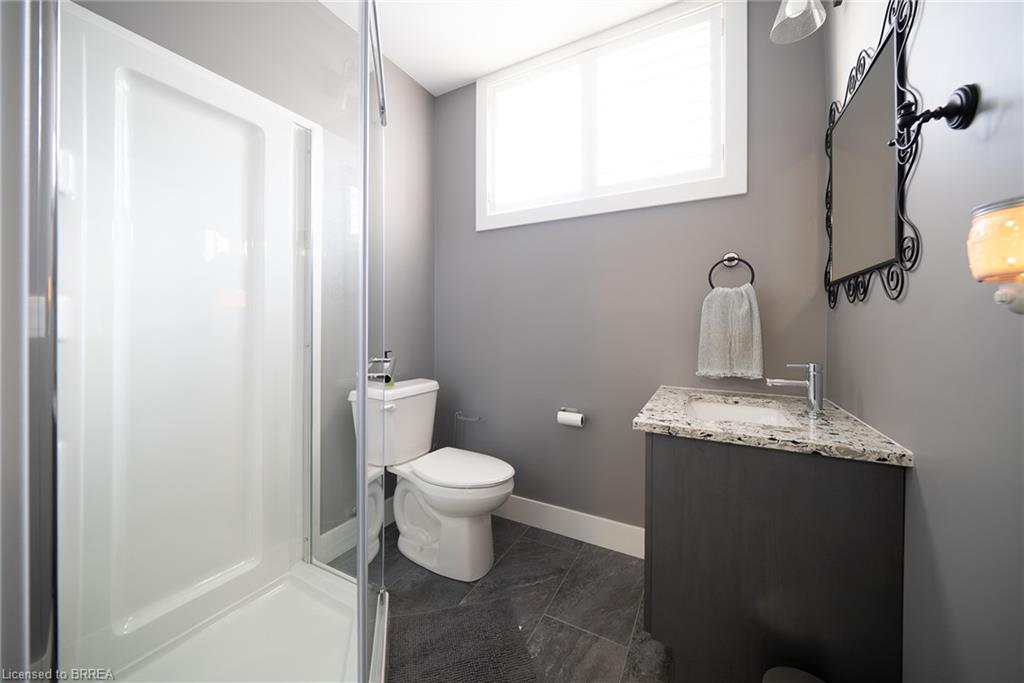 166 King Street Property Photo 31