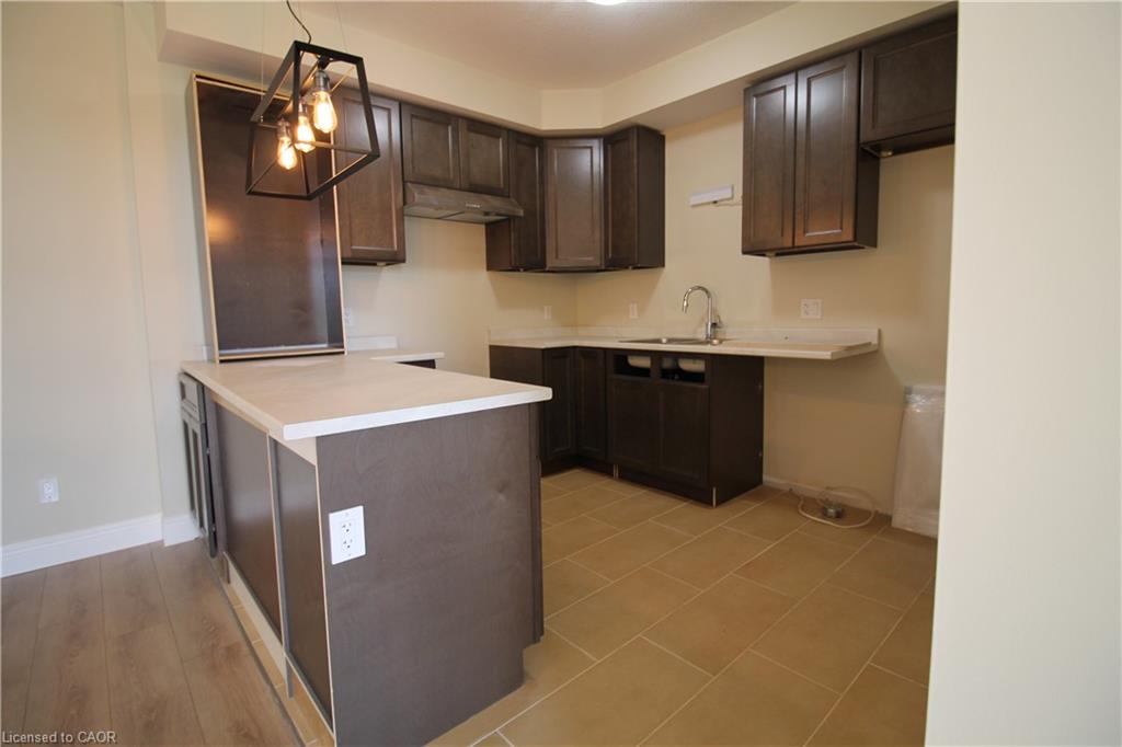 8-1395 Bleams Road Property Photo 3