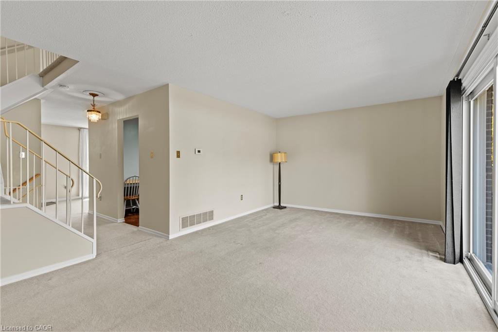 11-2825 Gananoque Drive Property Photo 14