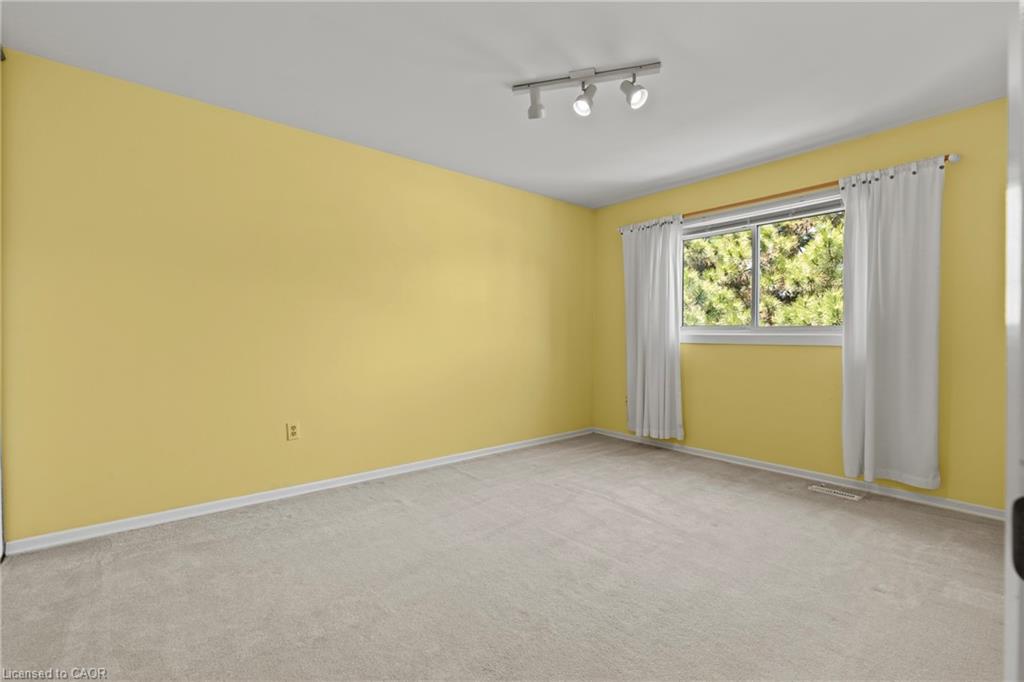 11-2825 Gananoque Drive Property Photo 23
