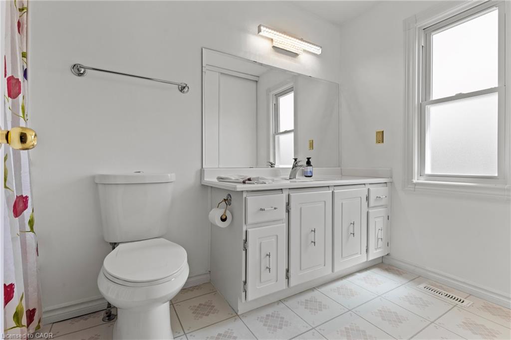 11-2825 Gananoque Drive Property Photo 25